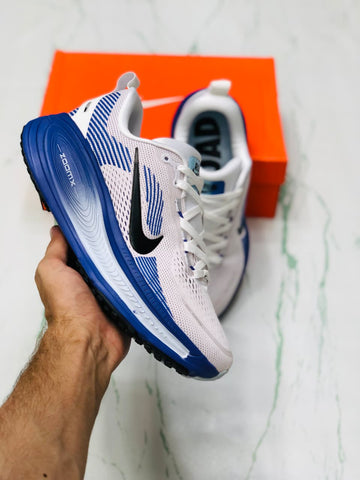 NIKE VOMERO 18 BLUE TINT AND WHITE