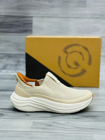 Growing 4C Slip inn Skechers ( CREAM )