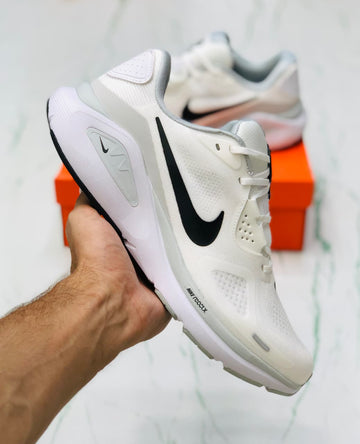 NIKE STRUCTURE 26 WHITE BLACK AND PURE PLATINIUM