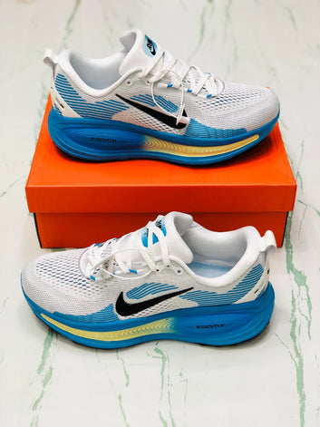 NIKE VERMO 18 WHITE AND BLUE