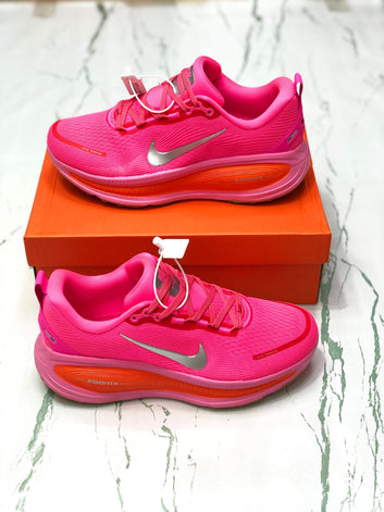 NIKE VERMO 18 RED AND PINK
