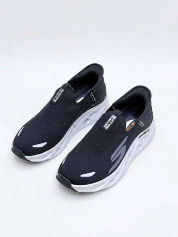SKECHERS HANDS FREE SWIRL X TECH SLIP INN ( BLACK AND WHITE )