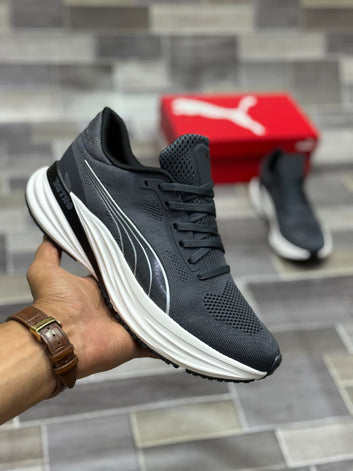 PUMA MAGNIFY NITRO 2 ( BLACK & WHITE )