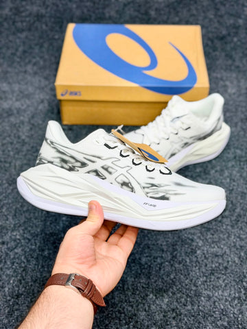 ASICS SUPER BLAST 3 ( BLACK AND WHITE)