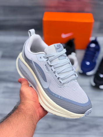 NIKE VOMERO 18 GORE-TEX ( METALLIC SILVER )