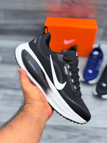 NIKE VOMERO 18 GORE-TEX ( BLACK & WHITE )