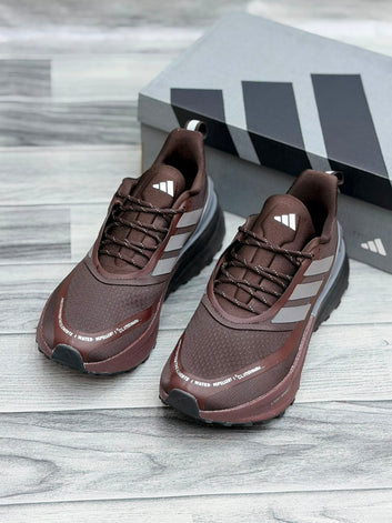 ADIDAS ULTRABOOST 5 TR ( BROWN )