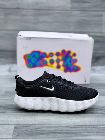NIKE MIND 002 ( BLACK & WHITE )