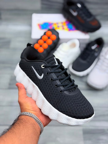 NIKE MIND 002 ( BLACK & WHITE )