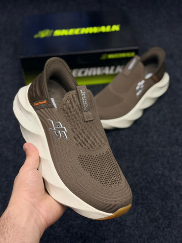SKECHERS CARBON INFUSED SLIP-INS ( DARK BROWN )
